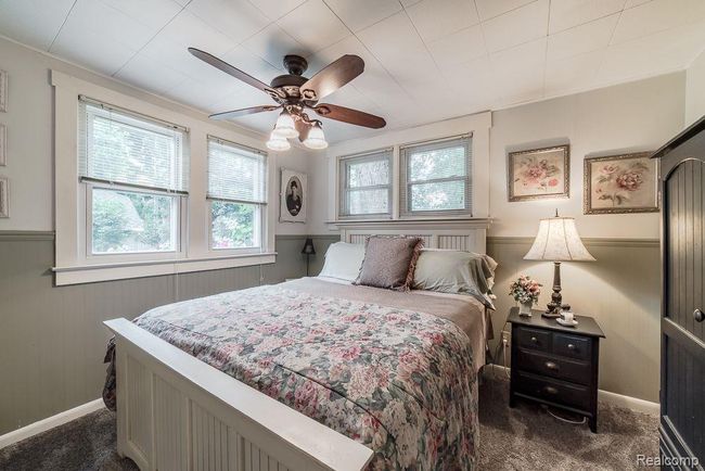 Large third carpeted bedroom | Image 37