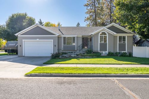 7811 N Old Fort Dr, Spokane, WA, 99208-3702 | Card Image