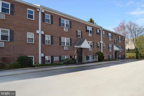 apt-e4-1 Radnor Dr, NEWTOWN SQUARE, PA, 19073-4265 | Card Image