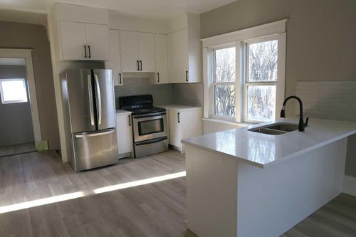 407 4 Ave, Gleichen, AB, T0J1N0 | Card Image