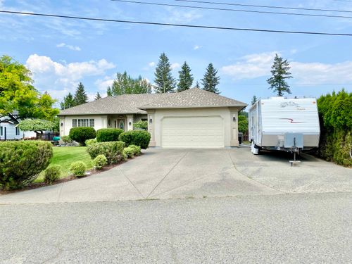 514 Oriole Way, No City Value, BC, V0E1E0 | Card Image