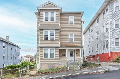11 Shamrock St, Worcester, MA, 01605-3276 | Card Image
