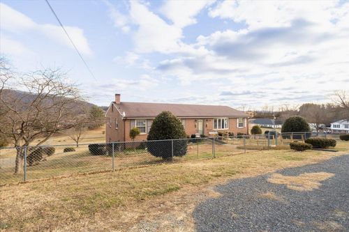 4129 Blue View Dr, Roanoke, VA, 24012-6703 | Card Image