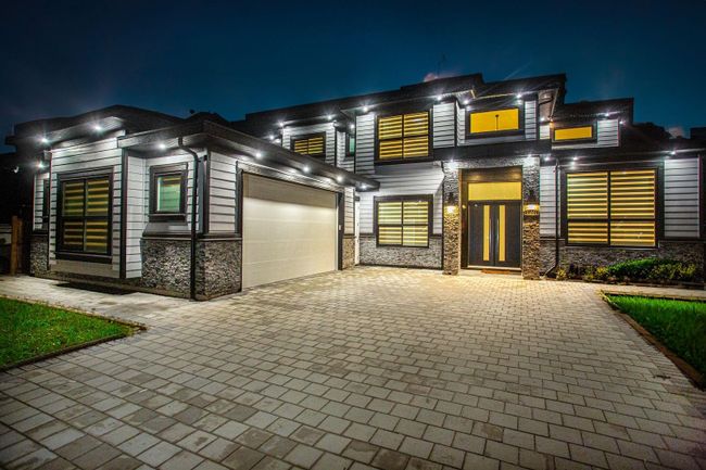 21661 Ridgeway Crescent, House other with 8 bedrooms, 6 bathrooms and 6 parking in Maple Ridge BC | Image 1