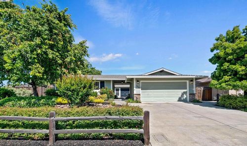 806 Keystone Way, Livermore, CA, 94550-5831 | Card Image