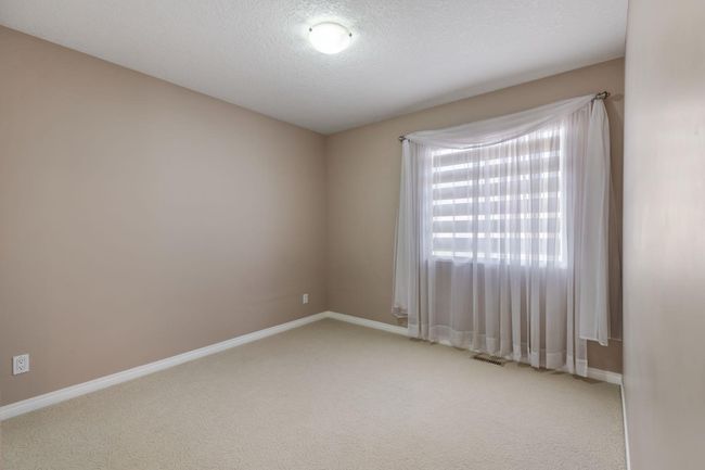 15 Saddlecrest Gdns Ne, House detached with 3 bedrooms, 2 bathrooms and 4 parking in Calgary AB | Image 23