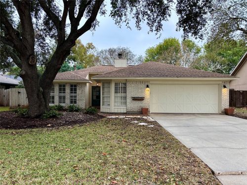 116 Bougainvillea St, Lake Jackson, TX, 77566-4172 | Card Image