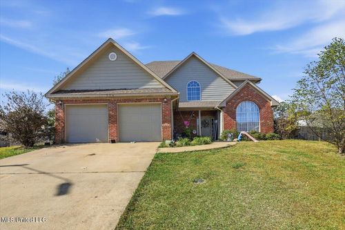 204 Lyle Cir, Brandon, MS, 39042-6036 | Card Image