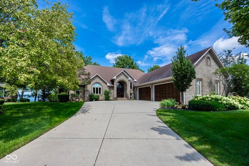 7270 Oak Cove Ln, Noblesville, IN, 46062-9415 | Card Image