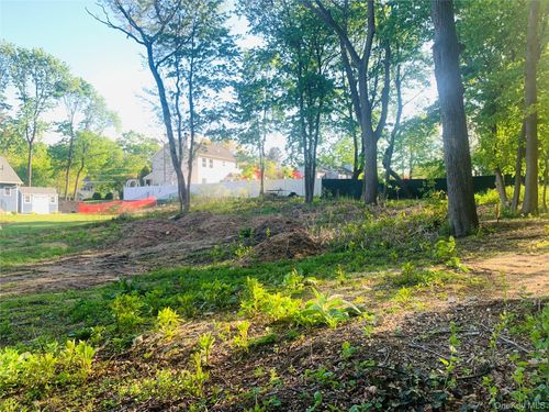 37 Depot Road, Huntington, NY, 11746 | Card Image