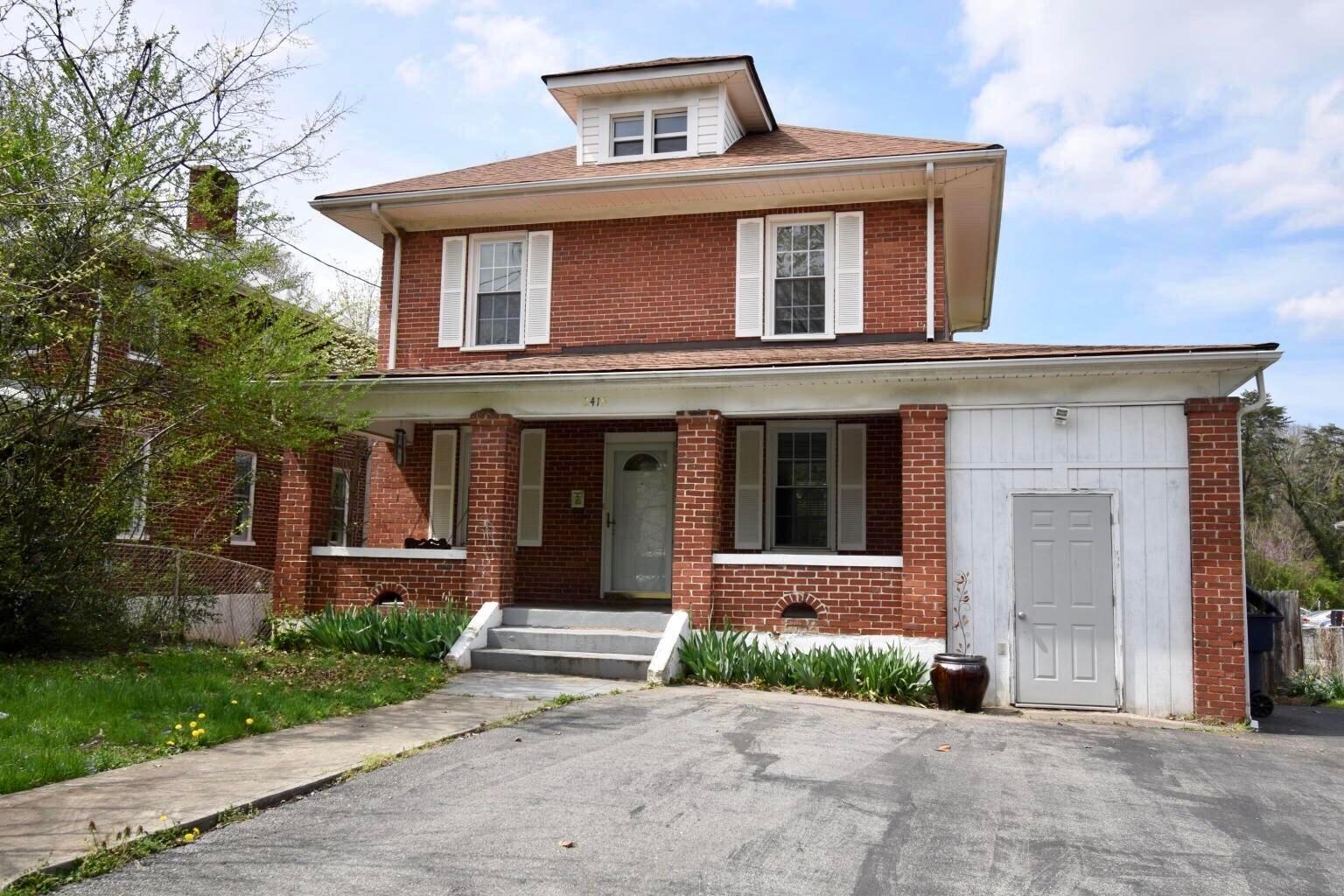 Winthrop Ave, Roanoke, VA 24015