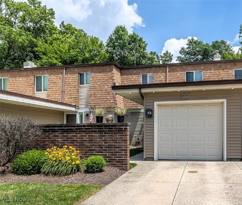 9301 Sussex Drive, Olmsted Falls, OH, 44138 | Card Image