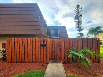 14B - 1166 6th Avenue, Home with 2 bedrooms, 2 bathrooms and null parking in Vero Beach FL | Image 1