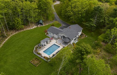 28 Oakledge Hills Road, Raymond, ME, 04071 | Card Image