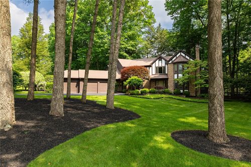 7974 Oak Brook Cir, Pittsford, NY, 14534-9505 | Card Image