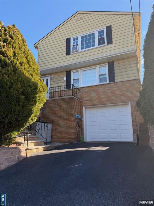 6 Maitland Pl, Garfield, NJ, 07026-1228 | Card Image