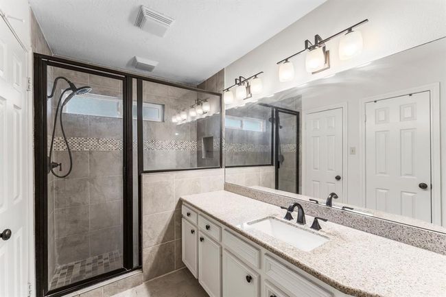 11904 N Blackjack Oak Cir, House other with 4 bedrooms, 2 bathrooms and 2 parking in The Woodlands TX | Image 17