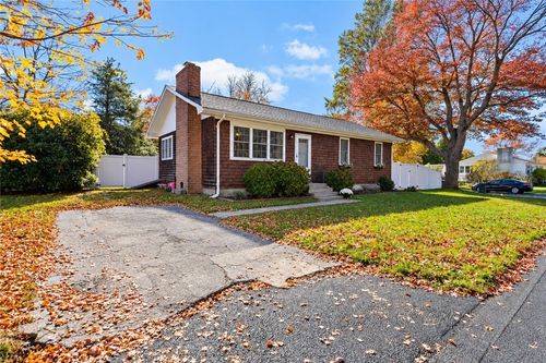 6 Azalea Road, Narragansett, RI, 02882 | Card Image