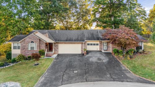 1231 Karina Cir, Maryville, TN, 37804-5376 | Card Image