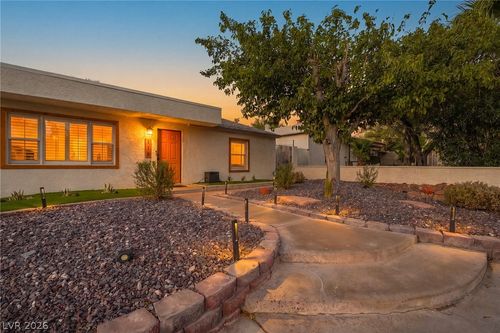 118 Ocotillo St, Henderson, NV, 89015-5421 | Card Image