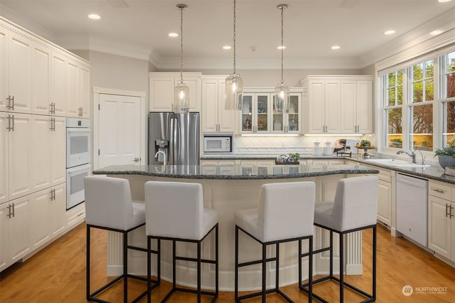 9015 Ne 47 Th St, House other with 5 bedrooms, 6 bathrooms and 4 parking in Yarrow Point WA | Image 11