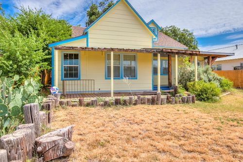 704 9th St, Ballinger, TX, 76821 | Card Image