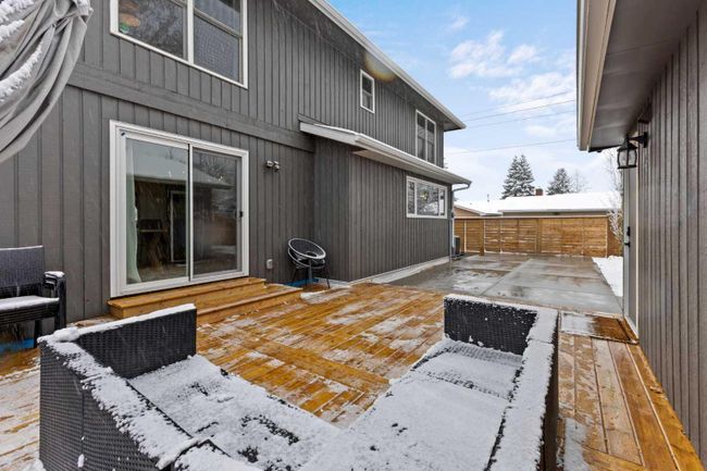 935 Parkvalley Way Se, Home with 3 bedrooms, 3 bathrooms and 4 parking in Calgary AB | Image 48
