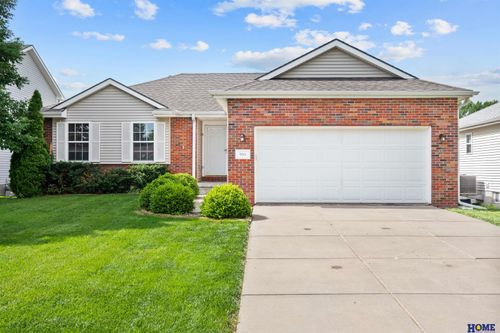 8011 Creek View Ct, Lincoln, NE, 68516-3837 | Card Image