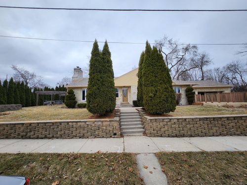 3015 S 35th St, Milwaukee, WI, 53215-3554 | Card Image