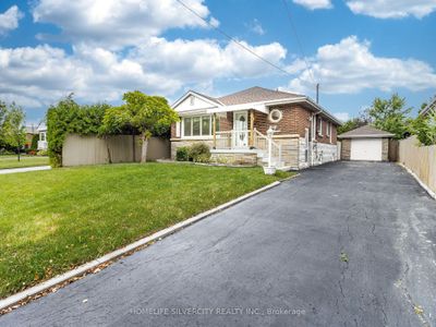 47 Alderney Ave, House other with 3 bedrooms, 3 bathrooms and 8 parking in Hamilton ON | Image 1