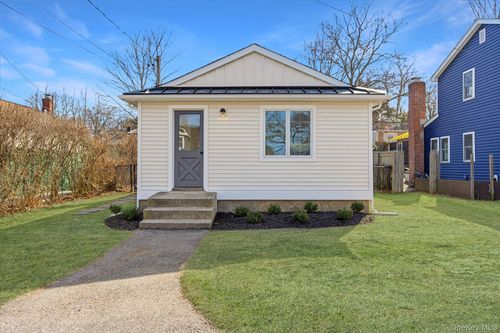 27 Vine Rd, Rocky Point, NY, 11778-8922 | Card Image