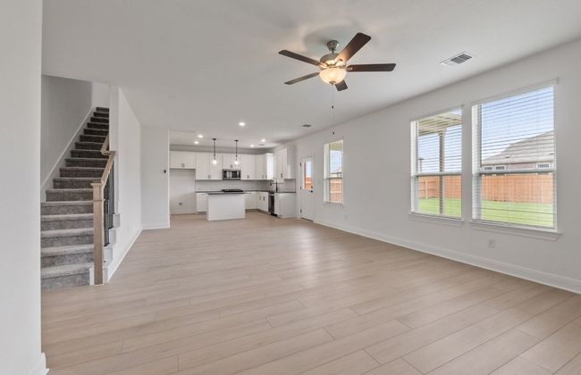 13320 Lapoynor St, House other with 3 bedrooms, 3 bathrooms and null parking in Manor TX | Image 5