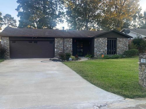 9505 Dartmouth Dr, Little Rock, AR, 72204-4324 | Card Image