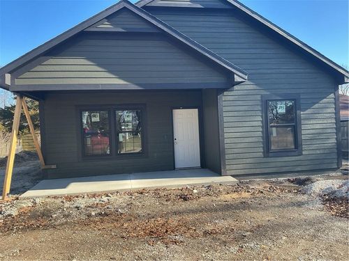 707 N Sycamore St, Ottawa, KS, 66067-1830 | Card Image