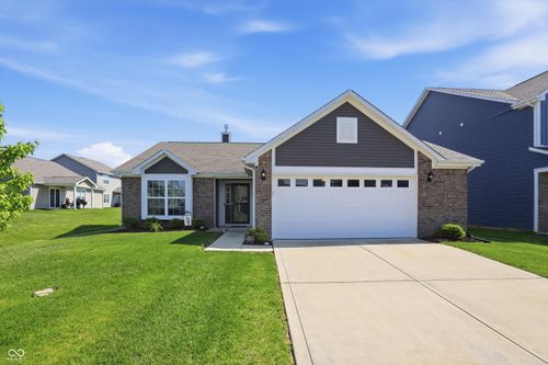 5673 Broadcaster Ln, Plainfield, IN, 46168-5697 | Card Image