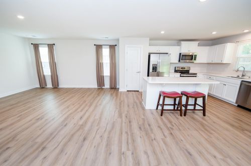 640 Hardwood Dr, Boiling Springs, SC, 29316-7739 | Card Image