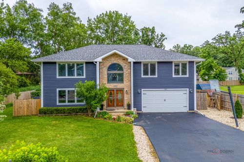 520 Quassey Ave, Lake Bluff, IL, 60044-1603 | Card Image