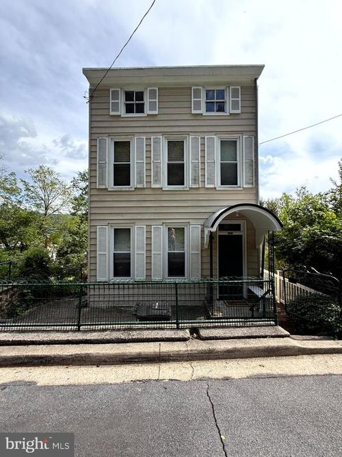 935 Friedensburg Rd, READING, PA, 19606-9671 | Card Image