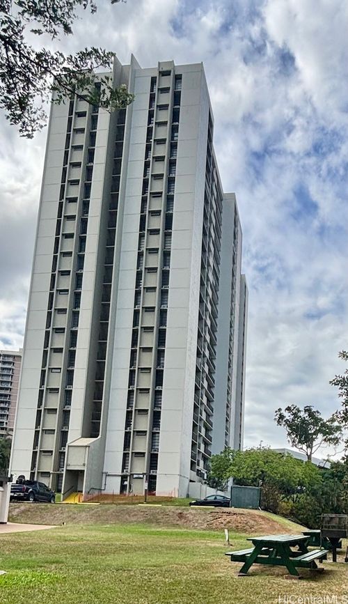 apt-14e-98-500 Koauka Loop, Aiea, HI, 96701-4591 | Card Image