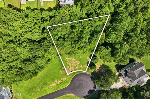 415 Wisteria Ln, Holly Ridge, NC, 28445-8843 | Card Image