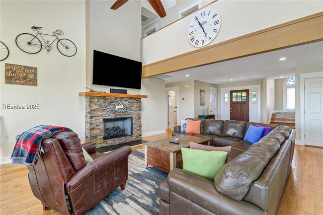 Living Area | Image 29