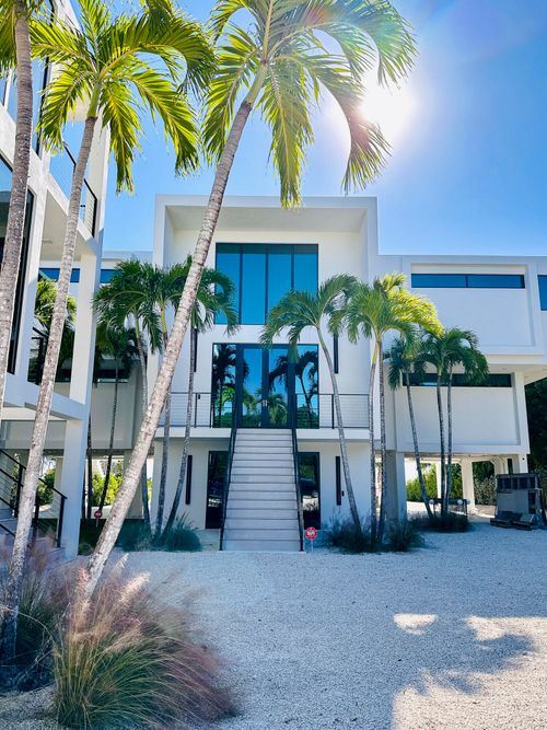 87895 Old Hwy, Islamorada, FL, 33036-3071 | Card Image