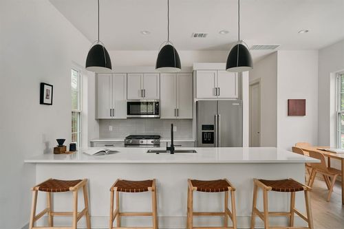 401-2209 Woodland Ave, Austin, TX, 78741 | Card Image