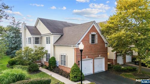 26 Chestnut Ct, Cedar Grove, NJ, 07009-1176 | Card Image