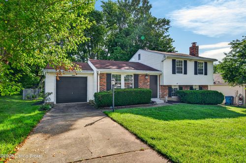 7005 Apple Orchard Ln, Crestwood, KY, 40014-9001 | Card Image