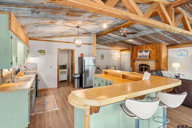 230 W Sesame St, House other with 3 bedrooms, 2 bathrooms and null parking in Karnack TX | Image 34