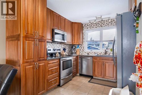 60 Doverview Pl Se, Calgary, AB, T2B1Z5 | Card Image