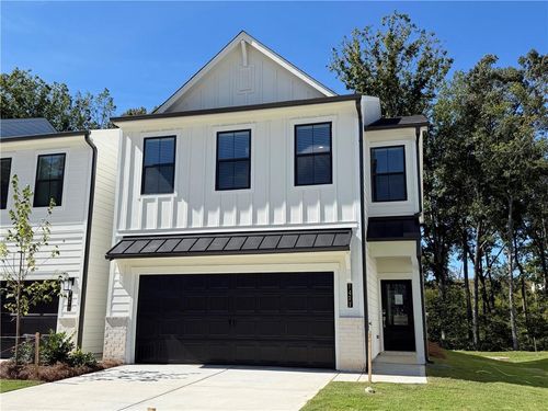 7477 Clover Ln, Flowery Branch, GA, 30542-1501 | Card Image