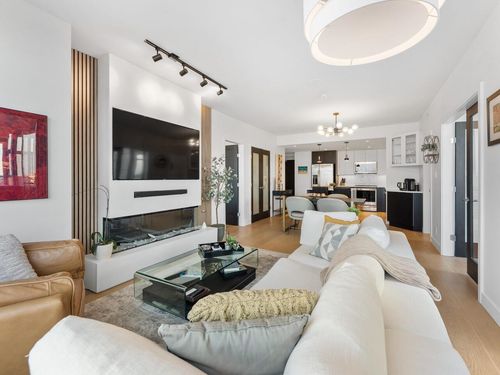 2301-280 Ross Dr, New Westminster, BC, V3L0C2 | Card Image