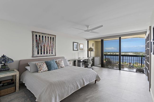 APT-1902 - 1900 Consulate Pl, Condo with 2 bedrooms, 2 bathrooms and null parking in West Palm Beach FL | Image 11